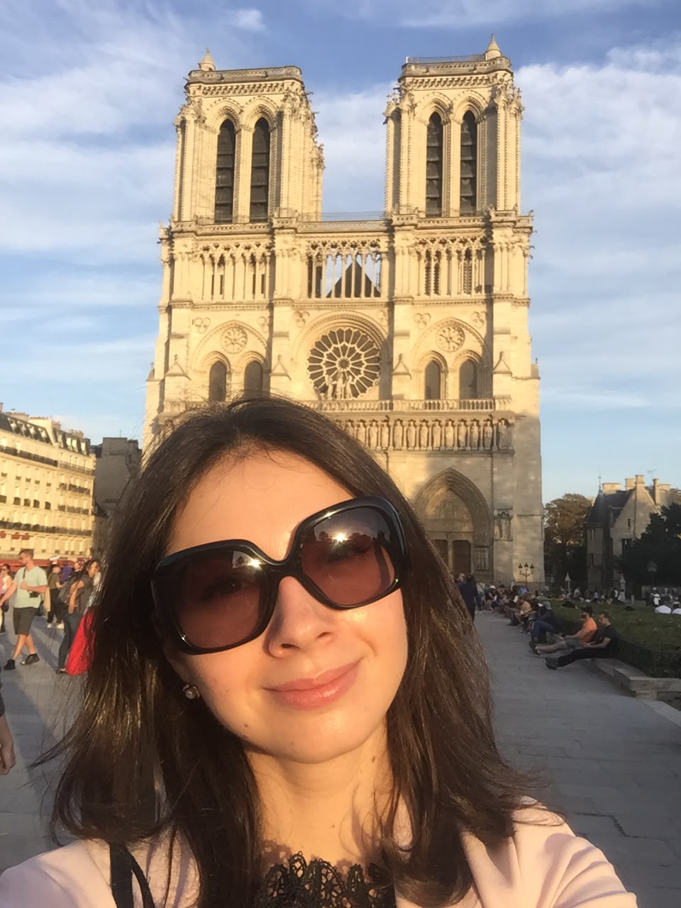 Daria in Paris in front of Notre-Dame